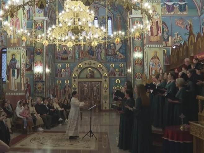 Концерт "Богољубља" у Спомен-храму Рођења Пресвете Богородице у Добоју Концерт "Богољубља" у Спомен-храму Рођења Пресвете Богородице у Добоју