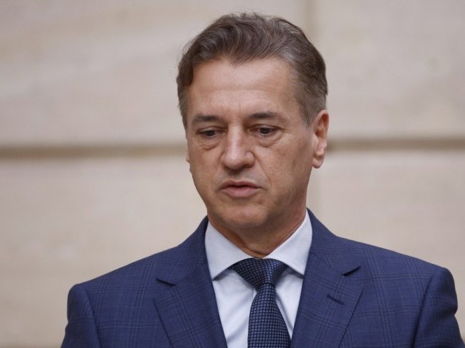 Роберт Голоб (Фото: EPA/YOAN VALAT / POOL) Роберт Голоб (Фото: EPA/YOAN VALAT / POOL) -