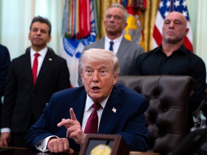 Доналд Трамп (Фото: EPA/ALLISON ROBBERT / POOL) Доналд Трамп (Фото: EPA/ALLISON ROBBERT / POOL) -