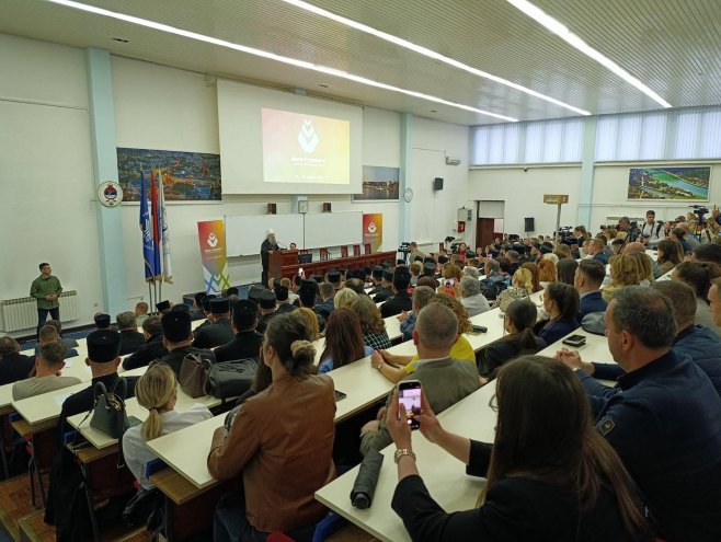 Патријарх Порфирије на Правном факултету Патријарх Порфирије на Правном факултету - Фото: РТРС