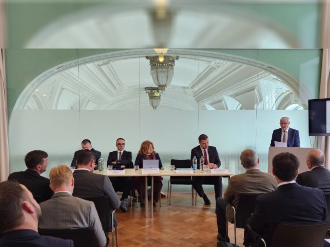 Беч - панел-дискусија о Дејтону Беч - панел-дискусија о Дејтону - Фото: СРНА