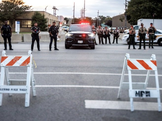 Америчка полиција (Фото: ЕPA/CRISTOBAL HERRERA-ULASHKEVICH) Америчка полиција (Фото: ЕPA/CRISTOBAL HERRERA-ULASHKEVICH) -