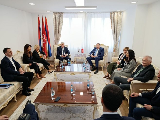 Састанак СНСД-а и ХДЗ-а у Бањалуци Састанак СНСД-а и ХДЗ-а у Бањалуци - Фото: РТРС