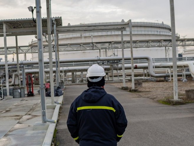 Нафтовод (фото: EPA/MARTIN DIVISEK) Нафтовод (фото: EPA/MARTIN DIVISEK) -