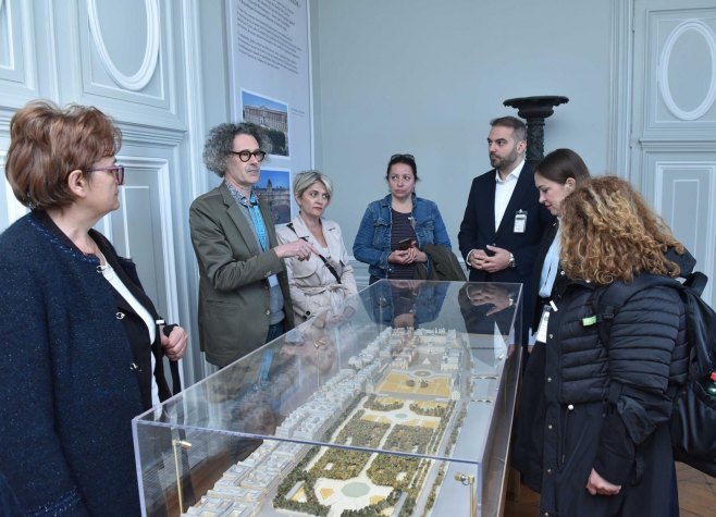 Делагација Музеја Републике Српске у Лувру, Змијањски вез од 23. априла у Паризу (ФОТО) Делагација Музеја Републике Српске у Лувру, Змијањски вез од 23. априла у Паризу (ФОТО)