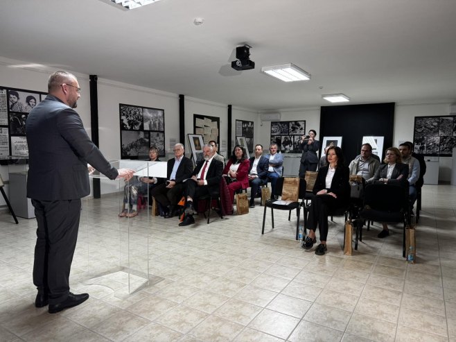 Научна конференција о страдању Срба, Јевреја и Рома у НДХ Научна конференција о страдању Срба, Јевреја и Рома у НДХ - Фото: РТРС