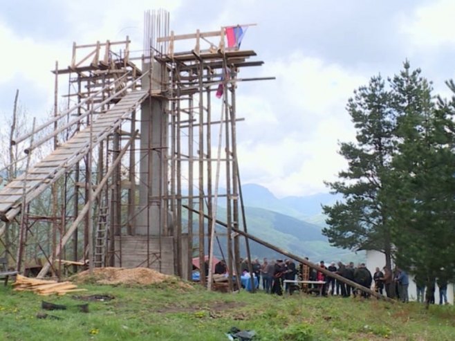 Служен парастос за 12 мјештана убијених у рату Служен парастос за 12 мјештана убијених у рату - Фото: РТРС