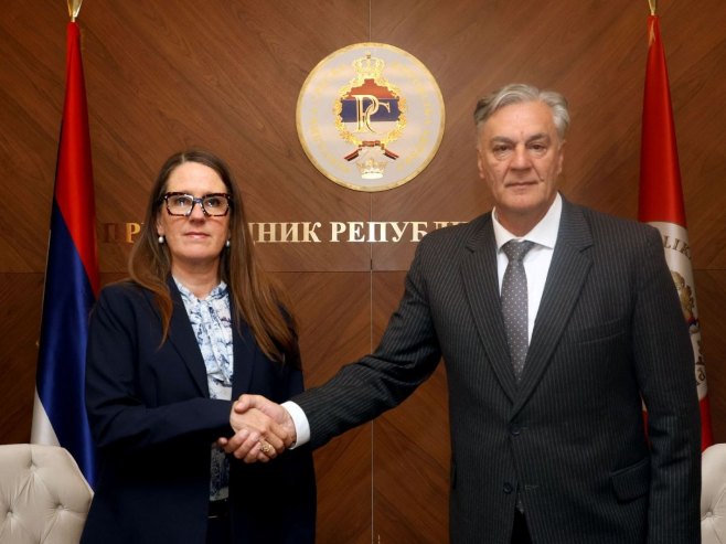 Синиша Каран и Хелена Лагерлеф Синиша Каран и Хелена Лагерлеф - Фото: ZIPAPHOTO/Borislav Zdrinja