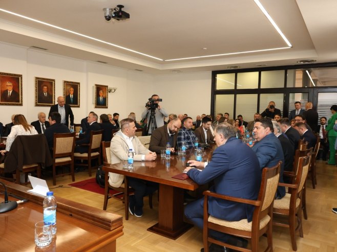 Научни скуп у Бањалуци Научни скуп у Бањалуци - Фото: ZIPAPHOTO/Borislav Zdrinja