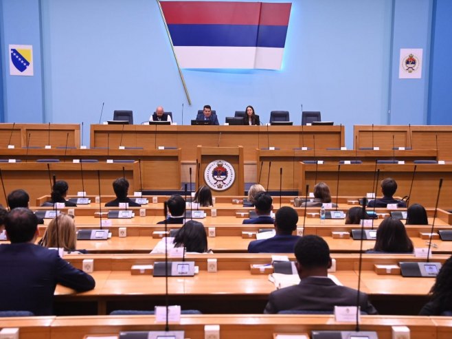 Стевандић са дипломцима Харварда и Станфорда Стевандић са дипломцима Харварда и Станфорда - Фото: Уступљена фотографија