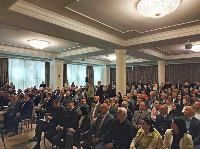 Научни скуп и Бањалуци Научни скуп и Бањалуци - Фото: Уступљена фотографија