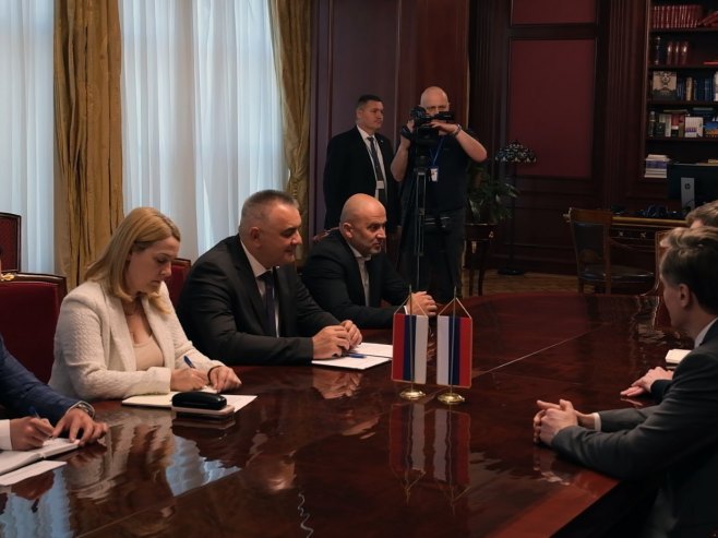 Минић са делегацијом Нижегородске области Минић са делегацијом Нижегородске области - Фото: СРНА