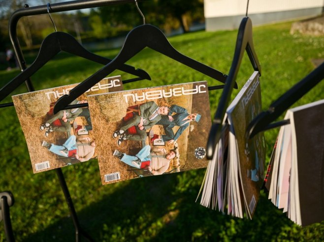 Други број часописа Јазавац: Лична карта позоришта и града који дише с њим Други број часописа Јазавац: Лична карта позоришта и града који дише с њим