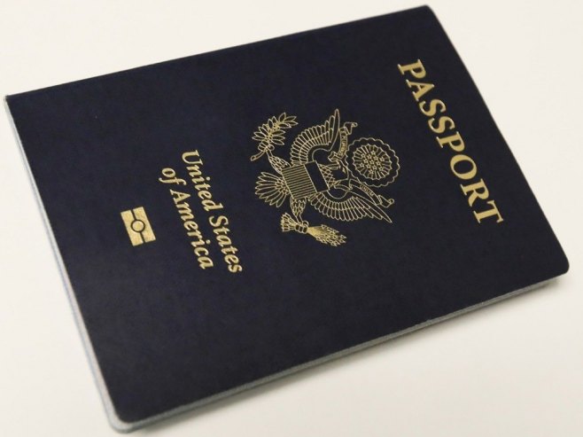 Амерички пасош, илустрација (Фото: EPA/TANNEN MAURY) Амерички пасош, илустрација (Фото: EPA/TANNEN MAURY) -