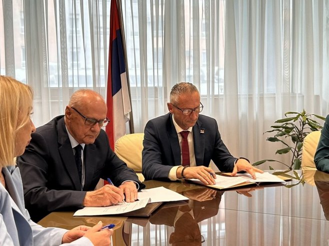 Потписивање уговора Потписивање уговора - Фото: РТРС