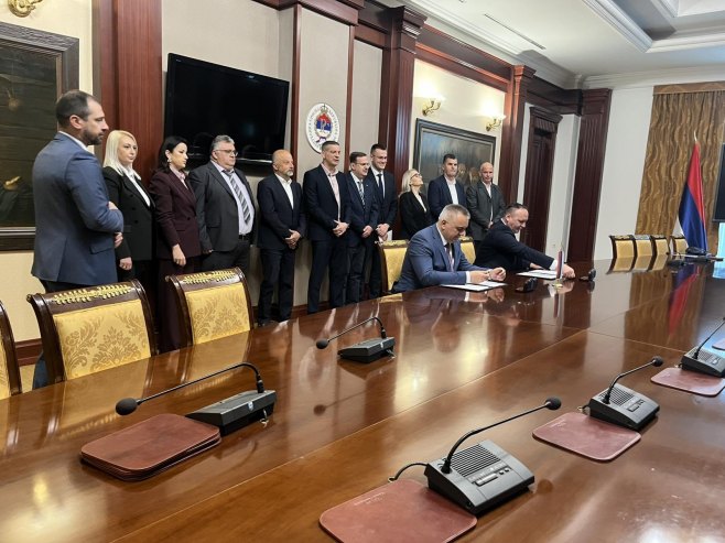 Потписивање меморандума Потписивање меморандума - Фото: РТРС