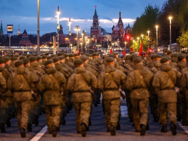 Дан побједе у Москви (Фото: EPA/MAXIM SHIPENKOV, илустрација) Дан побједе у Москви (Фото: EPA/MAXIM SHIPENKOV, илустрација) -