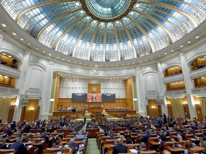 Народни посланици Румуније (фото: EPA/Robert Ghement) Народни посланици Румуније (фото: EPA/Robert Ghement) -