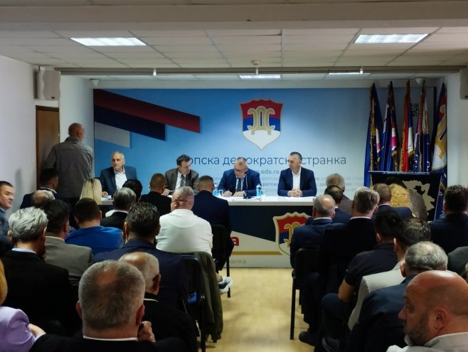 Сједница Главног одбора СДС Сједница Главног одбора СДС - Фото: РТРС
