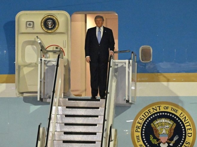 Трамп стигао у Пекинг (фото: EPA/XINHUA / Yue Yuewei CHINA OUT) Трамп стигао у Пекинг (фото: EPA/XINHUA / Yue Yuewei CHINA OUT) -