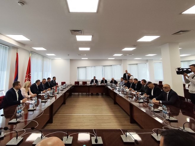Састанак представника владајућих странака Састанак представника владајућих странака - Фото: РТРС