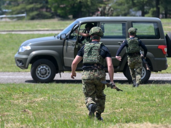 Такмичење војно-полицијских и извиђачких јединица Војске Србије (Фото: TANJUG/ MINISTARSTVO ODBRANE/DARIMIR BANDA) Такмичење војно-полицијских и извиђачких јединица Војске Србије (Фото: TANJUG/ MINISTARSTVO ODBRANE/DARIMIR BANDA) -