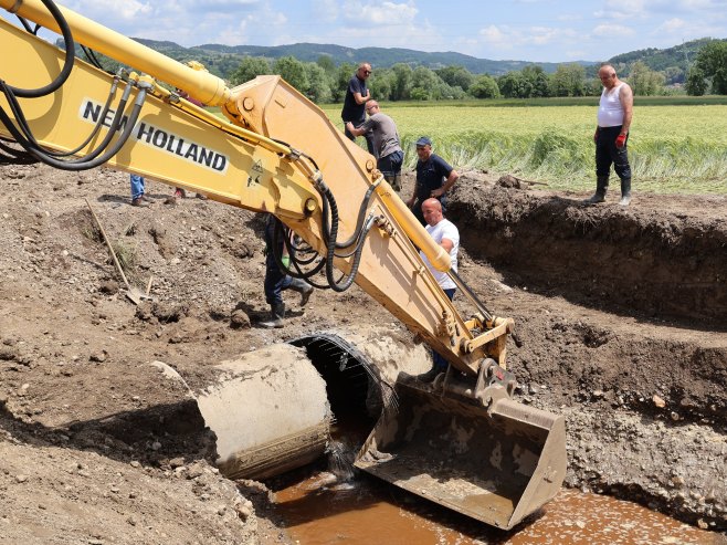 Становницима Моравичког округа 165.000 литара воде Становницима Моравичког округа 165.000 литара воде