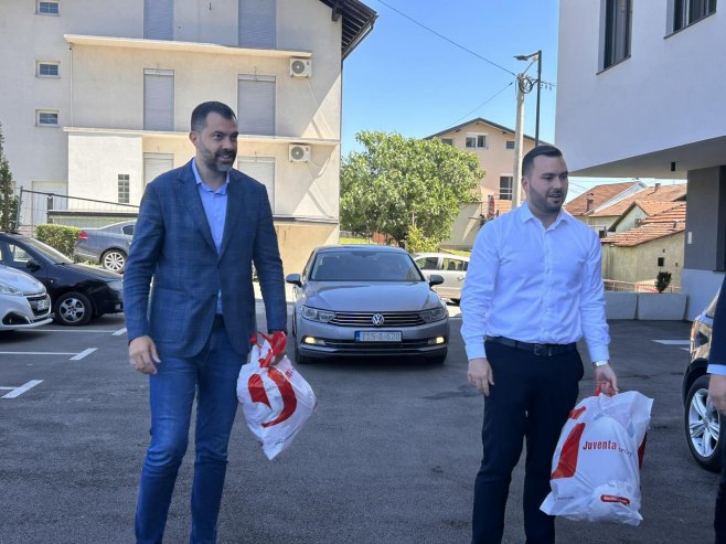 СНСД у посјети вртићима СНСД у посјети вртићима - Фото: РТРС