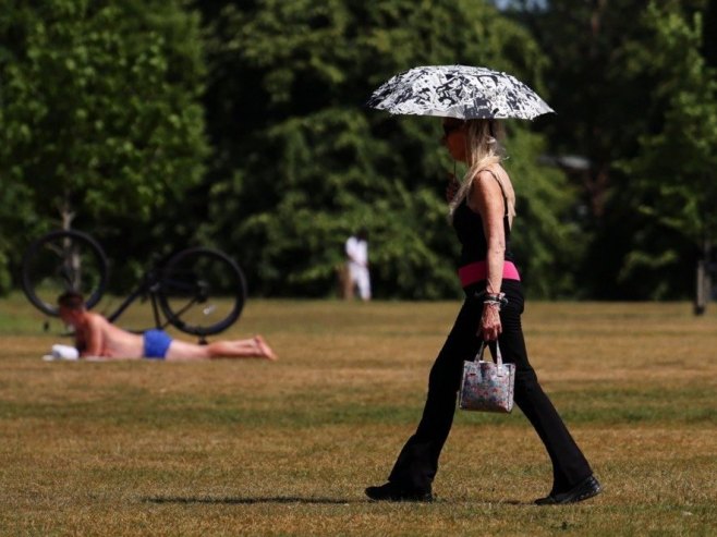 Врућина (Фото: EPA/ANDY RAIN, илустрација) Врућина (Фото: EPA/ANDY RAIN, илустрација) -
