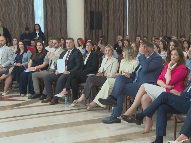 Конференција за младе Конференција за младе - Фото: РТРС