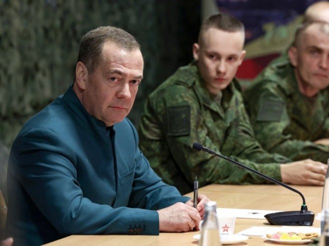 Дмитриј Медведев (Фото: EPA/EKATERINA SHTUKINA/ SPUTNIK / GOVERNMENT PRESS SERVICE) Дмитриј Медведев (Фото: EPA/EKATERINA SHTUKINA/ SPUTNIK / GOVERNMENT PRESS SERVICE) -