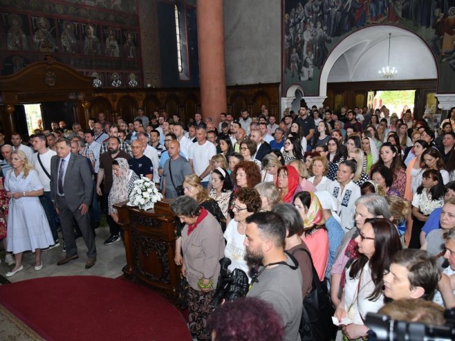 Бањалучки храм Свете Тројице обиљежио крсну славу Бањалучки храм Свете Тројице обиљежио крсну славу - Фото: РТРС