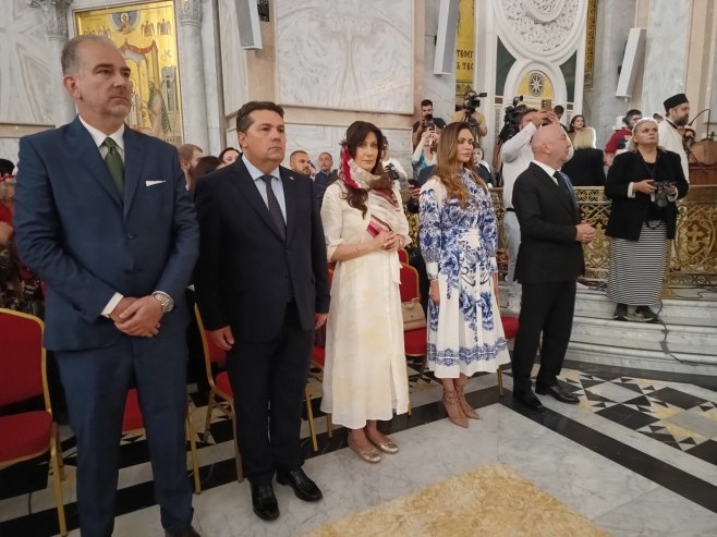 Предсједник НСРС Ненад Стевандић у Храму Светог Саве Предсједник НСРС Ненад Стевандић у Храму Светог Саве - Фото: СРНА
