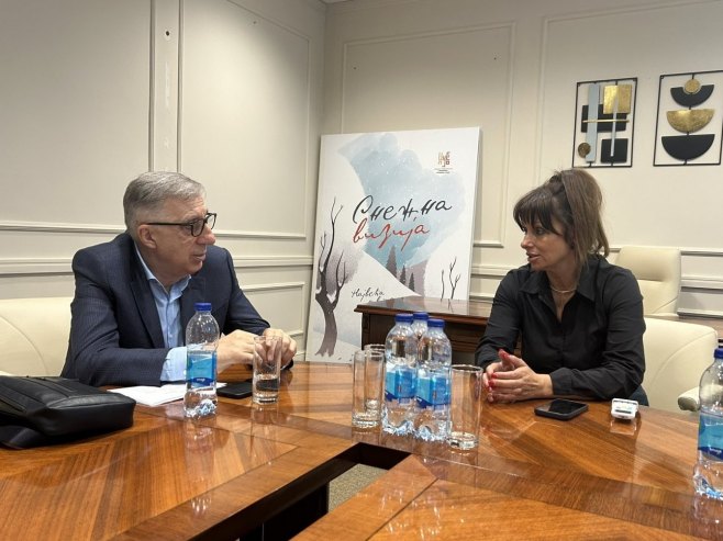 Представништво Српске у Србији поклонило вриједна издања НУБ Српске (ВИДЕО) Представништво Српске у Србији поклонило вриједна издања НУБ Српске (ВИДЕО)