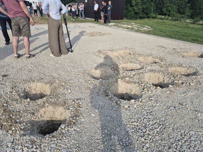Протест мјештана, Доња Кола Протест мјештана, Доња Кола - Фото: РТРС