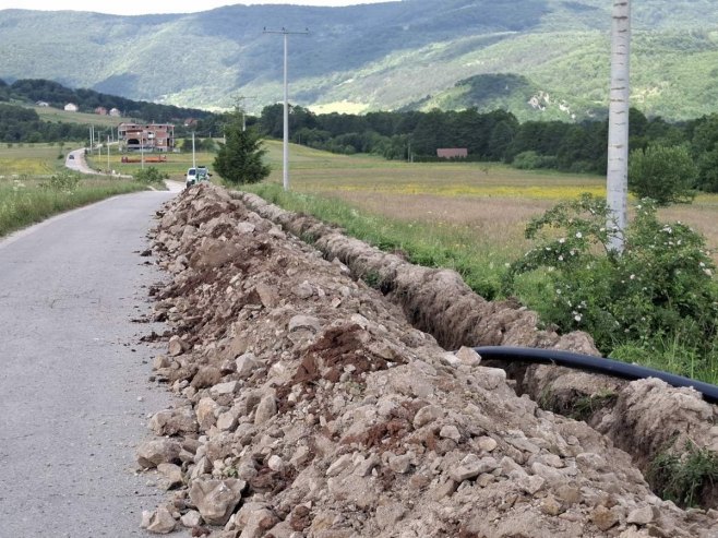 Изградња водовода Доњи Граци - Ораховљани Изградња водовода Доњи Граци - Ораховљани - Фото: РТРС