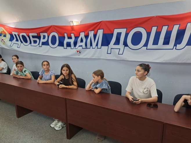 Шеснаесторо дјеце са КиМ у Костајници Шеснаесторо дјеце са КиМ у Костајници