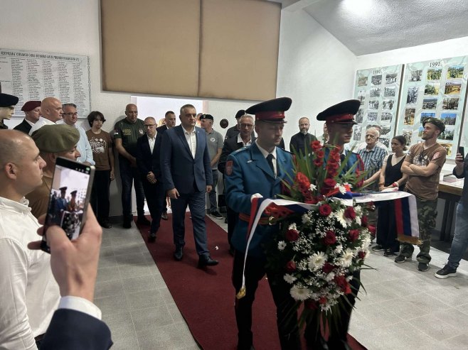 Минић на обиљежавању 35 година Вукова с Вучијака Минић на обиљежавању 35 година Вукова с Вучијака - Фото: РТРС