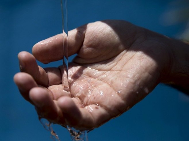 Вода (Фото: EPA/ABIR SULTAN/илустрација) Вода (Фото: EPA/ABIR SULTAN/илустрација) -