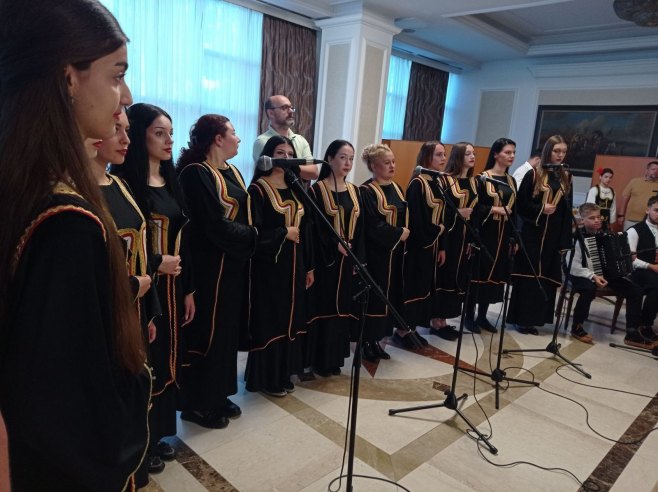 Пријем за дјецу са КиМ Пријем за дјецу са КиМ - Фото: РТРС