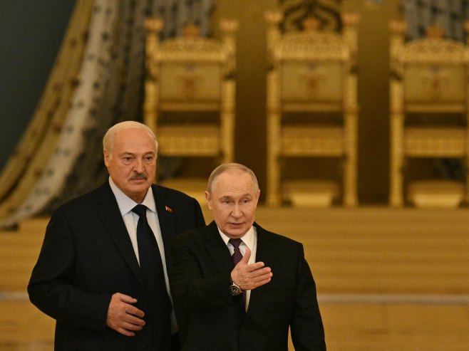 Александар Лукашенко и Владимир Путин (Фото: EPA/HECTOR RETAMAL/AFP POOL) Александар Лукашенко и Владимир Путин (Фото: EPA/HECTOR RETAMAL/AFP POOL) -