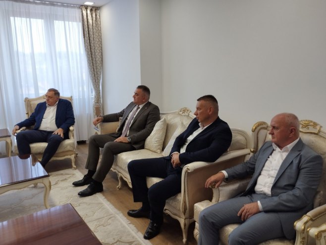 Састанак владајуће коалиције Састанак владајуће коалиције - Фото: РТРС