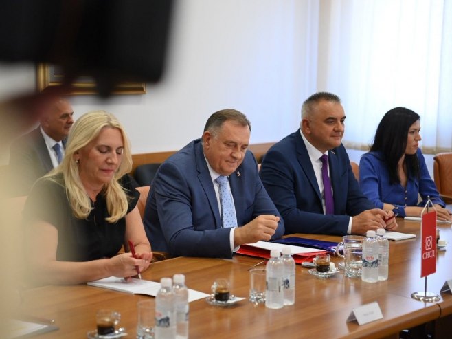 Састанак делегација СНСД-а и ХДЗ-а БиХ у Мостару (Фото: x.com/Cvijanovic_Z) Састанак делегација СНСД-а и ХДЗ-а БиХ у Мостару (Фото: x.com/Cvijanovic_Z) -