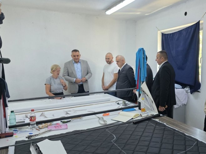 Саво Минић у посјети Графо Балкану Саво Минић у посјети Графо Балкану - Фото: РТРС