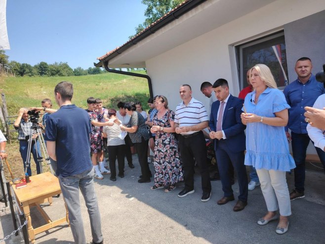 Жељка Цвијановић у Шековићима Жељка Цвијановић у Шековићима - Фото: РТРС