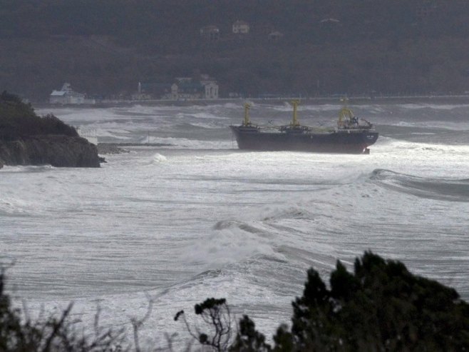 Танкер у Црном мору (Фото: EPA/YURI BEREZNYUK) Танкер у Црном мору (Фото: EPA/YURI BEREZNYUK) -