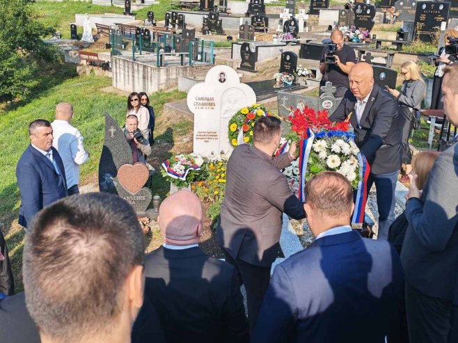 Гроб Слободана Стојановића Гроб Слободана Стојановића - Фото: РТРС