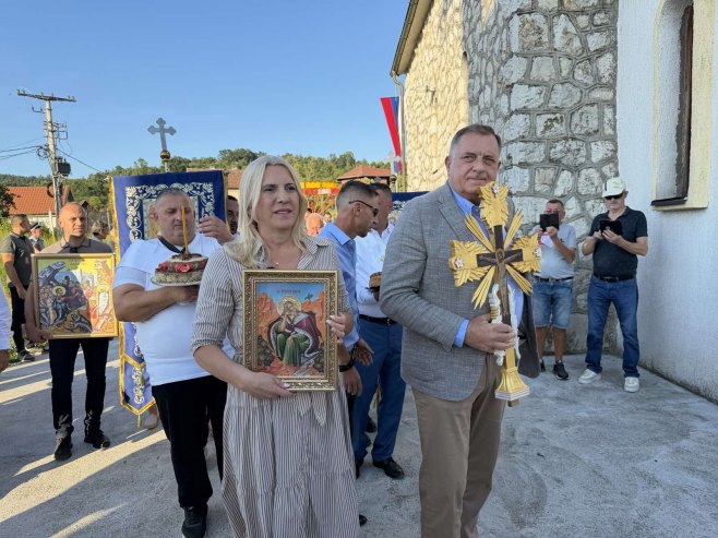 Додик и Цвијановић у Добоју Додик и Цвијановић у Добоју - Фото: СРНА