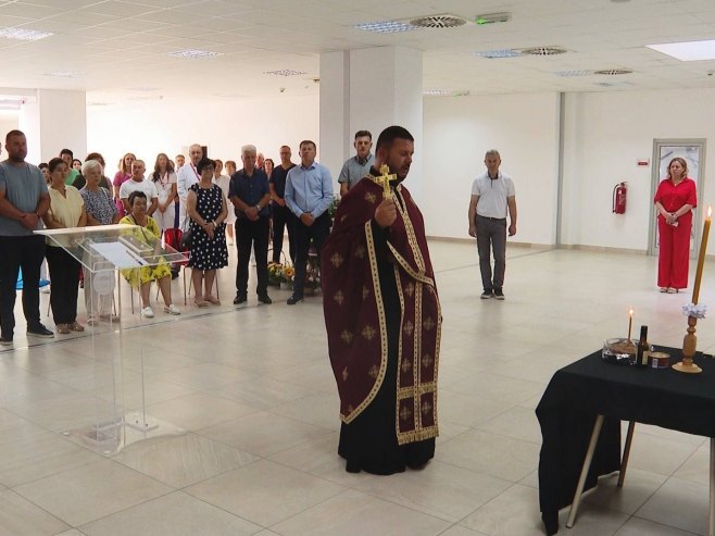 УКЦ - парастос погинулим радницима УКЦ - парастос погинулим радницима - Фото: РТРС