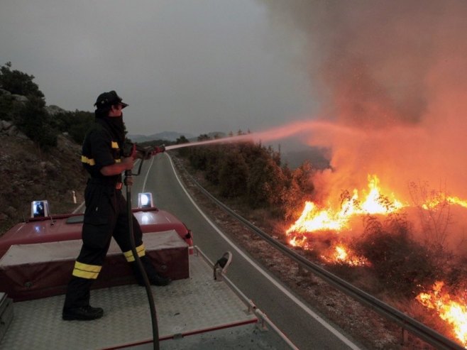 Пожар у Хрватској, архива (Фото: EPA/DARKO MIHALIC) Пожар у Хрватској, архива (Фото: EPA/DARKO MIHALIC) -